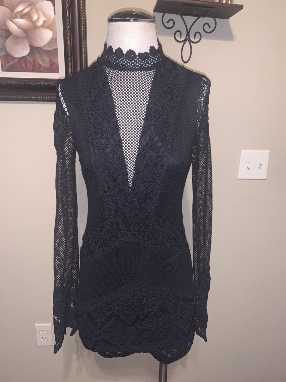 L'ATISTE Black Lace Long-Sleeve Mini Dress
